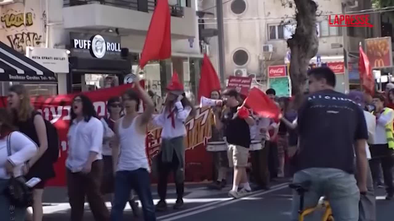 tel aviv migliaia in piazza per il primo maggio contro la guerra e il governo israeliano da Lapresse.it tel aviv migliaia in piazza per il primo maggio contro la guerra e il governo israeliano