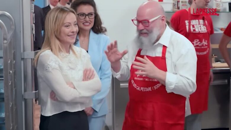 Primo Maggio, Meloni visita il ristorante PizzAut di Monza: “Sono i lavoratori più straordinari”