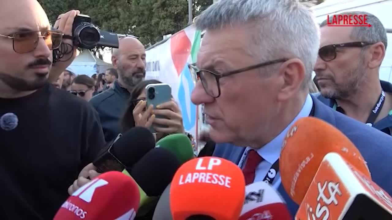 Primo maggio, Landini: "Mobilitazione globale dei sindacati dica no alla guerra"