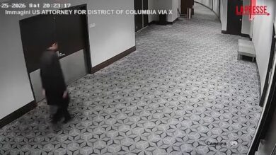 Attentato a Trump, nuovo video della sparatoria: l'assalitore cerca di superare la sicurezza