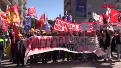 Primo Maggio, de Magistris: "La Costituzione tradita viene difesa dal popolo"