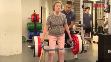 A Taiwan c'è la super nonna: a 91 anni solleva un bilanciere da 45 kg