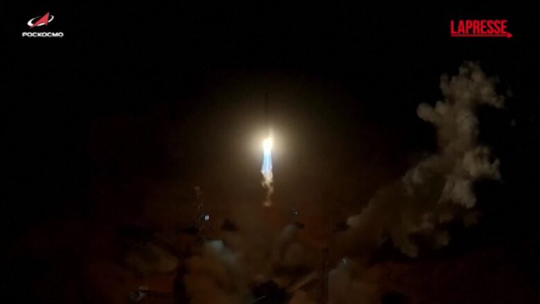 Spazio, la Russia lancia il nuovo vettore Soyuz-5