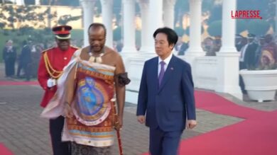 Taiwan, il presidente Lai in visita di Stato in Eswatini: l'incontro con Re Mswati III