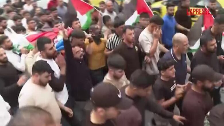 Cisgiordania, folla ai funerali di un palestinese ucciso a Nablus dall'Idf