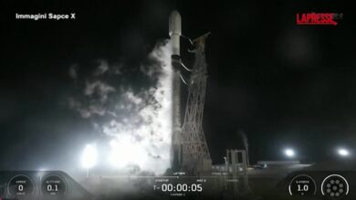 Space X, lanciato il razzo Falcon 9 da una base spaziale in California