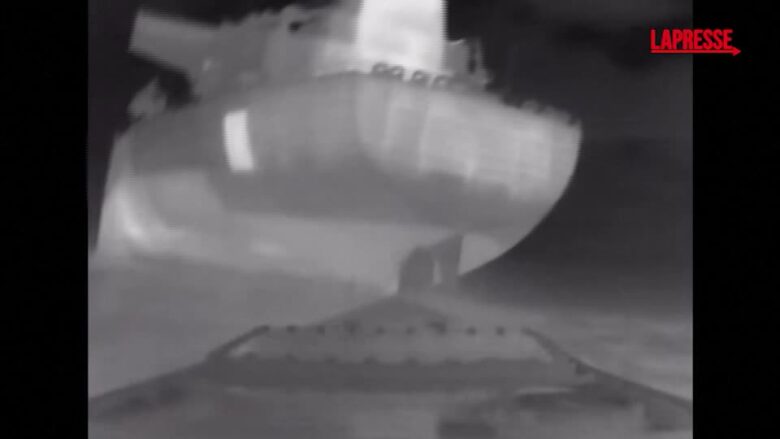Ucraina, droni marini di Kiev colpiscono due petroliere russe: il video