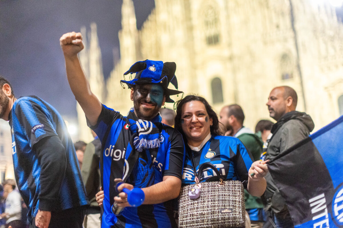 Inter Campione d’Italia, la festa Scudetto in campo e a piazza Duomo: le foto della serata