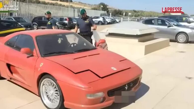 Catanzaro, Gdf scopre e sequestra una Ferrari falsa: denunciato il proprietario
