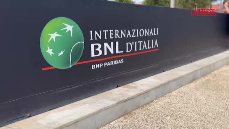 Internazionali d'Italia, Musetti e Berrettini si scaldano: è già entusiasmo tra i tifosi