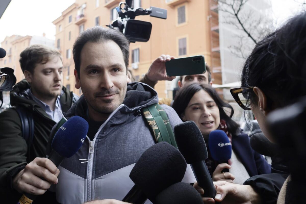 Delitto di Garlasco, i legali di Sempio: “Non risponderà al pm”. Oggi vengono sentite le gemelle Cappa