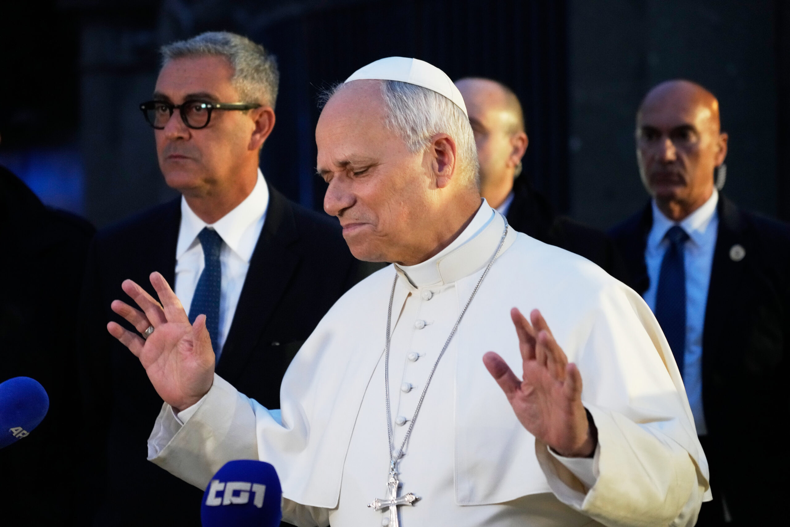 Papa Leone XIV dopo gli attacchi di Trump: “Se qualcuno vuole criticarmi, lo faccia con la verità”
