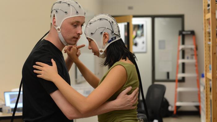 Il tango sincronizza il cervello, allo studio un device per lo sport