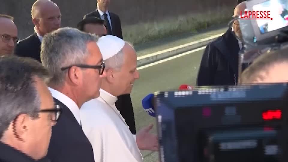Papa Leone XIV risponde a Trump: "Chi vuole criticarmi lo faccia con la verità"