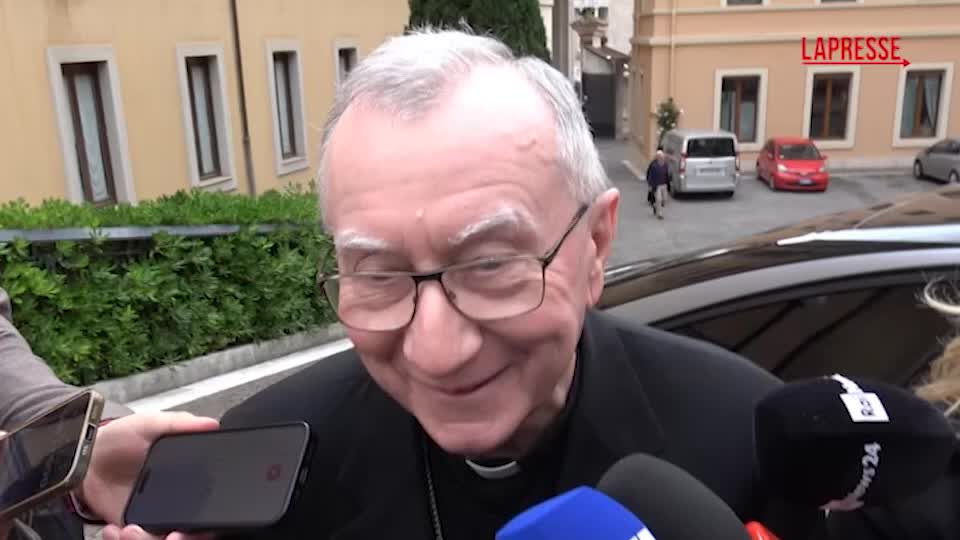 Trump, Parolin: “Parole su Iran non corrette. Papa fa il Papa, un po’ strani questi attacchi”