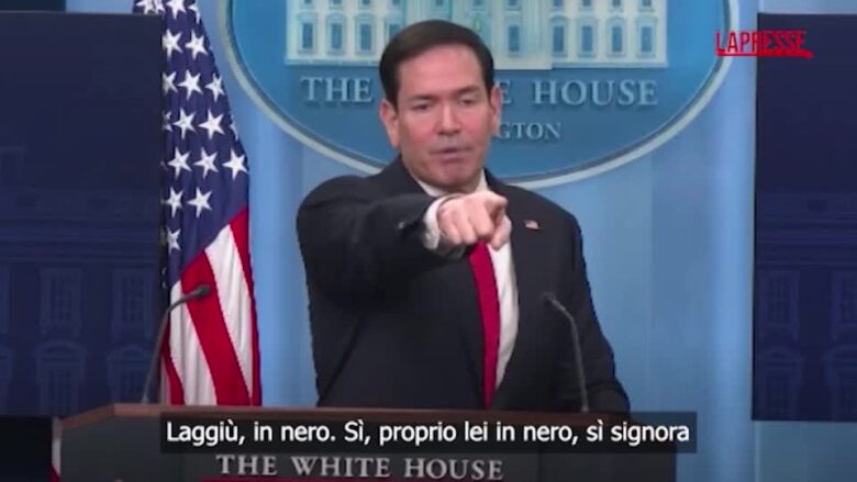 Marco Rubio prova a dare parola ai giornalisti: "Tu laggiù, no non tu! Questo è il caos, ragazzi"