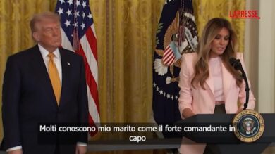 Usa, siparietto romantico tra Trump e Melania alla Casa Bianca