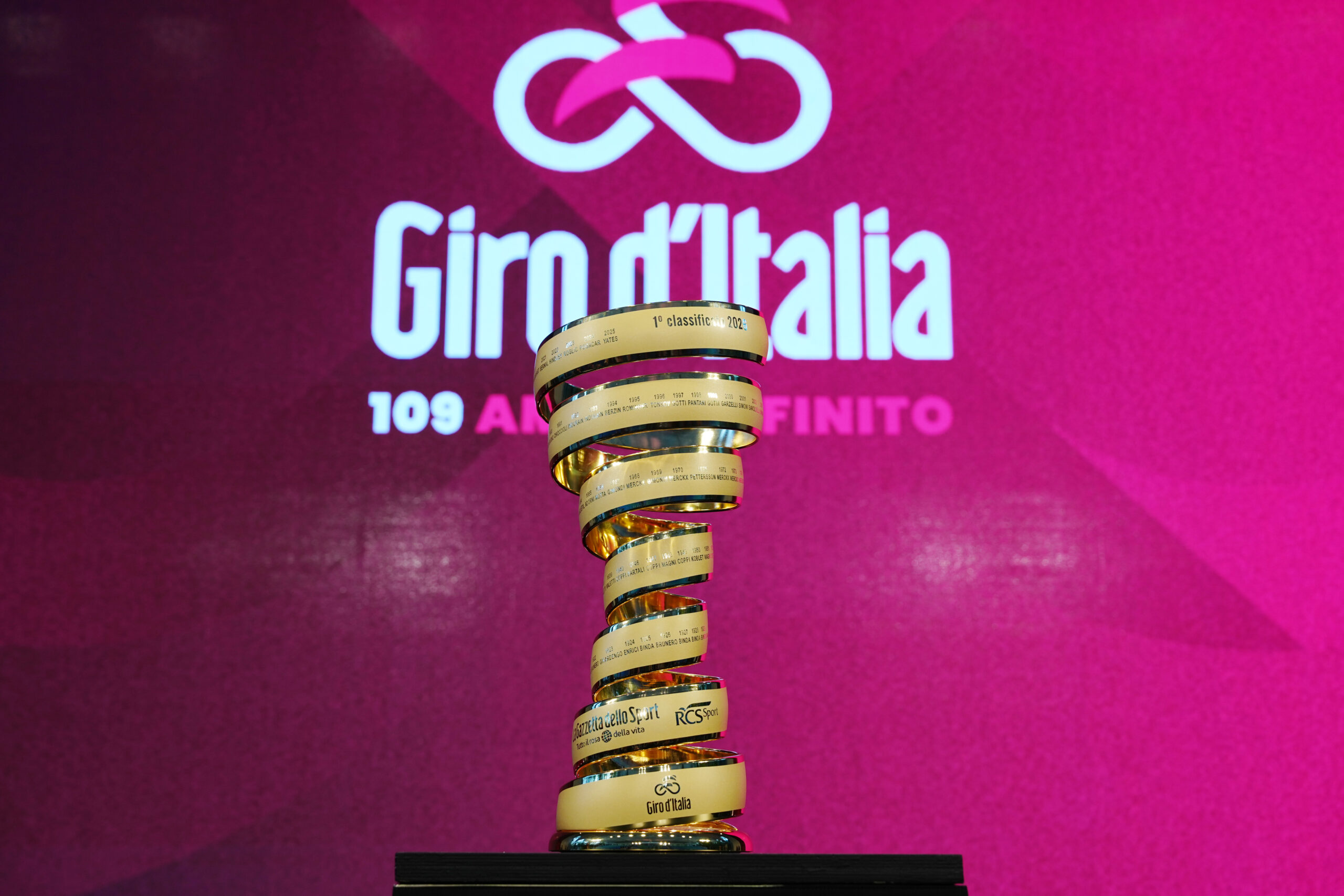 Giro d’Italia 2026 al via oggi in Bulgaria, partecipanti e favoriti