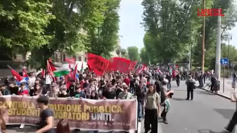 Sciopero scuola, a Roma il corteo degli studenti di licei e università