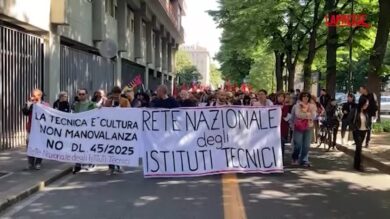 Sciopero scuola, a Torino il corteo contro la riforma degli istituti tecnici