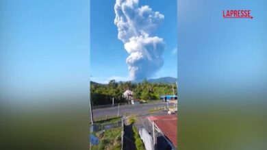 Indonesia, erutta il vulcano sul Monte Dukono: tre morti