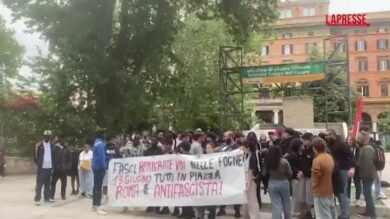 Roma, studenti in protesta contro le politiche del governo Meloni e la "remigrazione"
