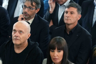 Javier Zanetti e Max Pezzali durante i funerali di Evaristo Beccalossi a Brescia (Foto di Spada/LaPresse)