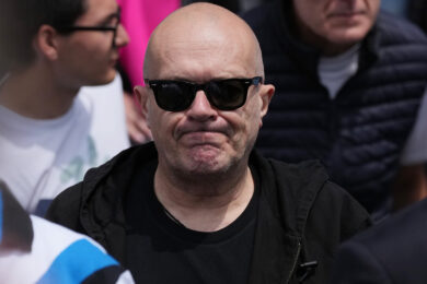 Max Pezzali durante i funerali di Evaristo Beccalossi a Brescia (Foto di Spada/LaPresse)