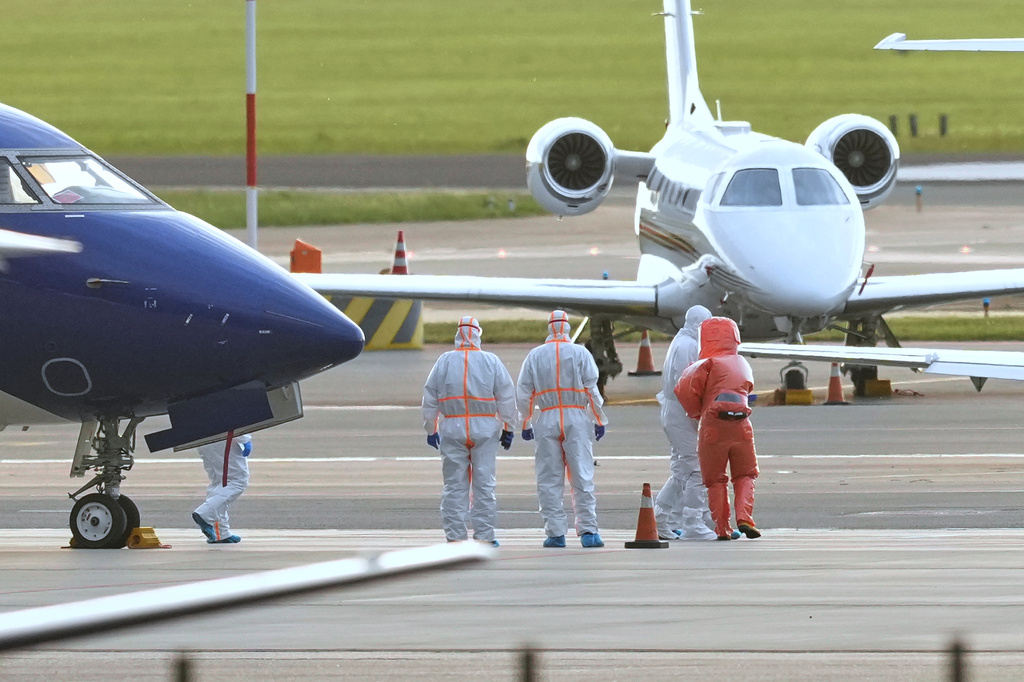 Hantavirus e volo KLM, l’epidemiologo e i rischi legati ai 4 passeggeri