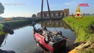 Venezia, minivan finisce in un canale a Chioggia: recuperati tre corpi senza vita