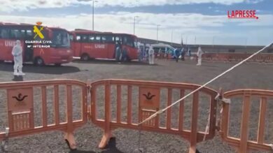 Hantavirus, la Guardia Civil scorta i passeggeri della MV HONDIUS all'aeroporto di Tenerife