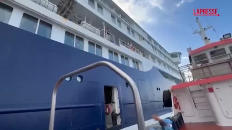 Hantavirus, iniziato a Tenerife lo sbarco dei passeggeri dalla nave 'Hondius'