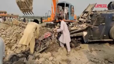 Pakistan, dissidenti talebani rivendicano l'attacco a un posto di blocco