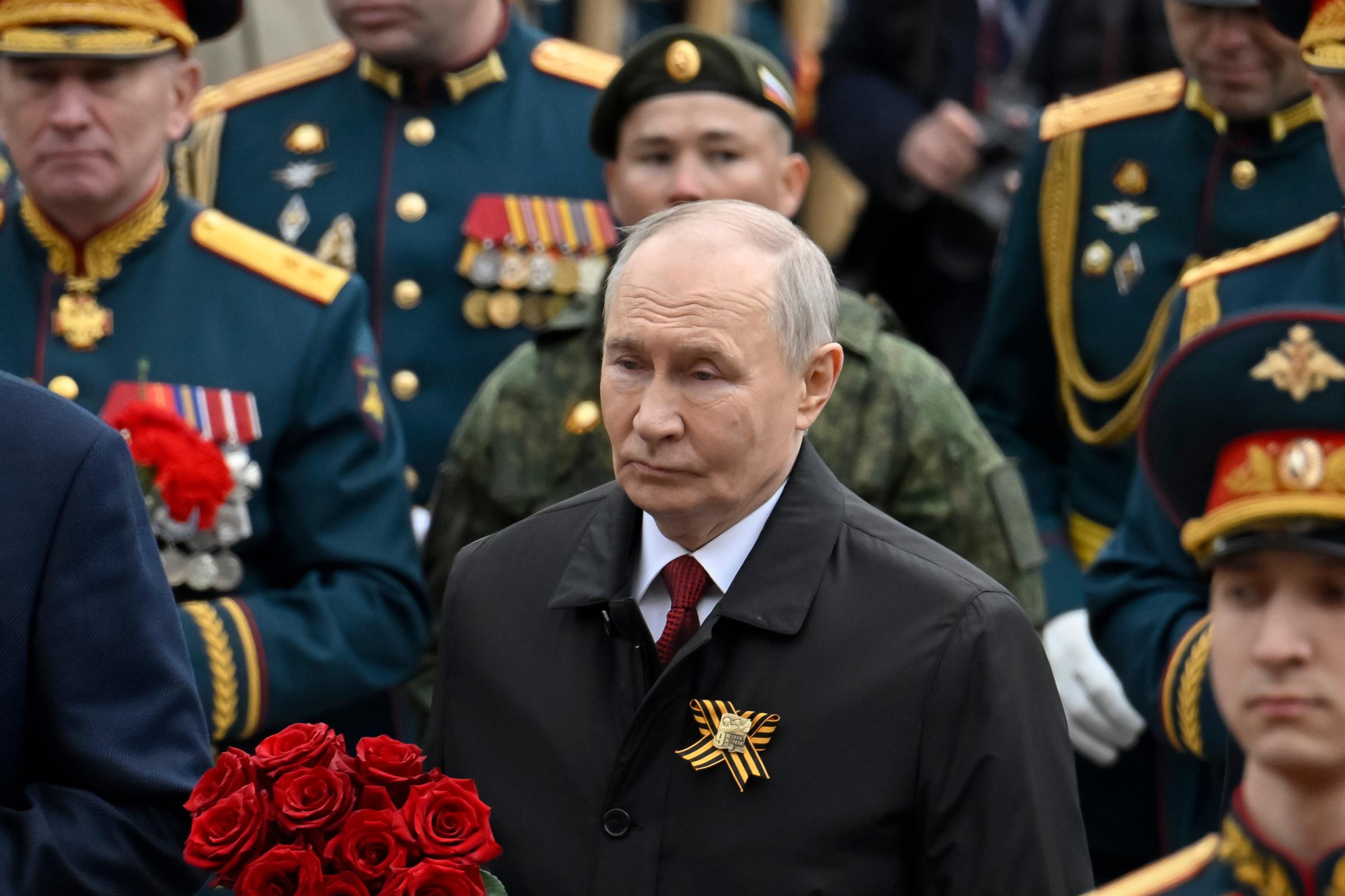 Ucraina, l’apertura di Putin: “Penso che la guerra stia finendo. Come negoziatore preferirei Schröder”