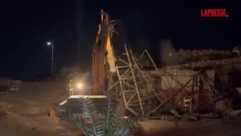 Israele, bulldozer israeliani demoliscono decine di negozi palestinesi a Gerusalemme Est