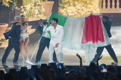 Sal Da Vinci esegue il brano “Per Sempre Si” durante la prova generale della prima semifinale del 70° Eurovision Song Contest a Vienna, in Austria, lunedì 11 maggio 2026. (AP Photo/Martin Meissner)