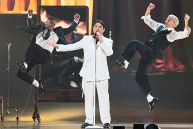 Sal Da Vinci esegue il brano “Per Sempre Si” durante la prova generale della prima semifinale del 70° Eurovision Song Contest a Vienna, in Austria, lunedì 11 maggio 2026. (AP Photo/Martin Meissner)