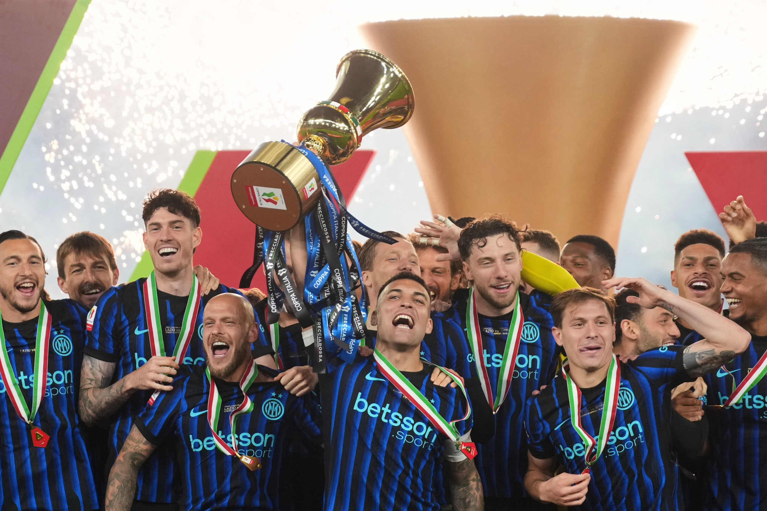 Coppa Italia, l’Inter completa la doppietta con lo Scudetto: Lazio ko in finale Coppa Italia, l’Inter completa la doppietta con lo Scudetto: Lazio ko in finale