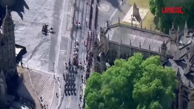 Gran Bretagna, Re Carlo III arriva al Parlamento per il King's Speech