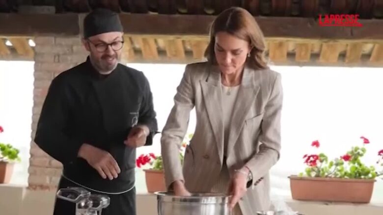 Kate Middleton prepara dei tortelli nella sua ultima tappa italiana