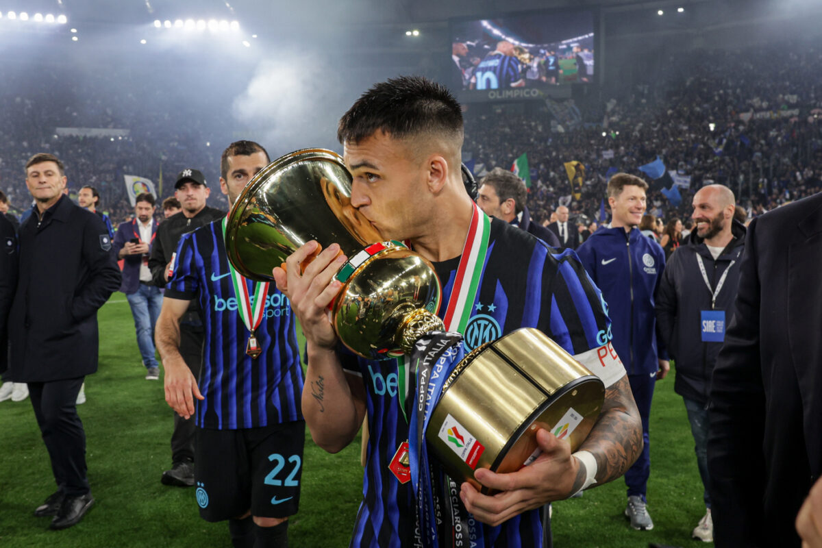 Galleria foto 'L’Inter stende la Lazio e vince la Coppa Italia 2026, la festa in campo – Le foto' - foto 14