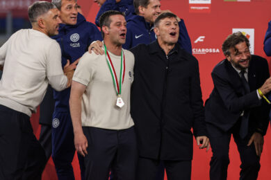 L'allenatore dell'Inter Cristian Chivu e Javier Zanetti festeggiano durante la finale della Coppa Italia Frecciarossa 2025/2026 tra Lazio e Inter allo Stadio Olimpico di Roma (Foto di Stefano Nicoli/LaPresse)