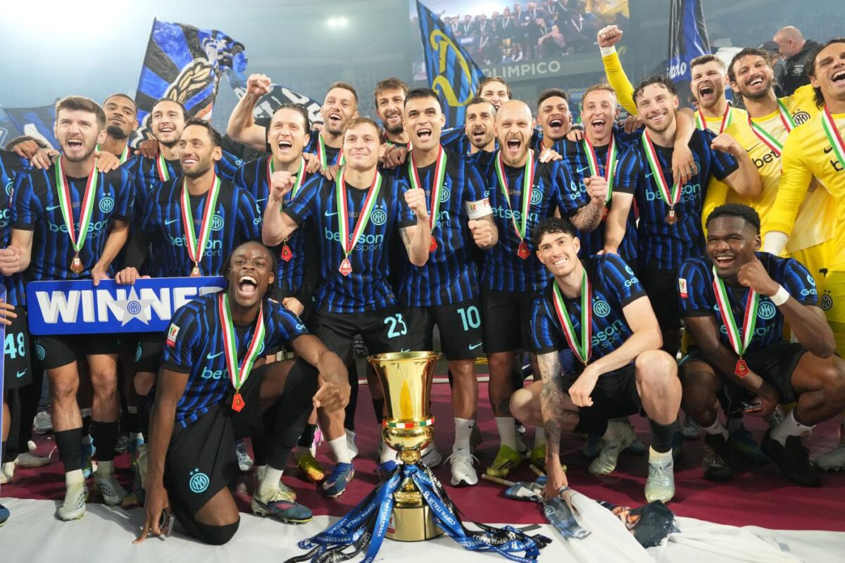 Galleria foto 'L’Inter stende la Lazio e vince la Coppa Italia 2026, la festa in campo – Le foto' - foto 10