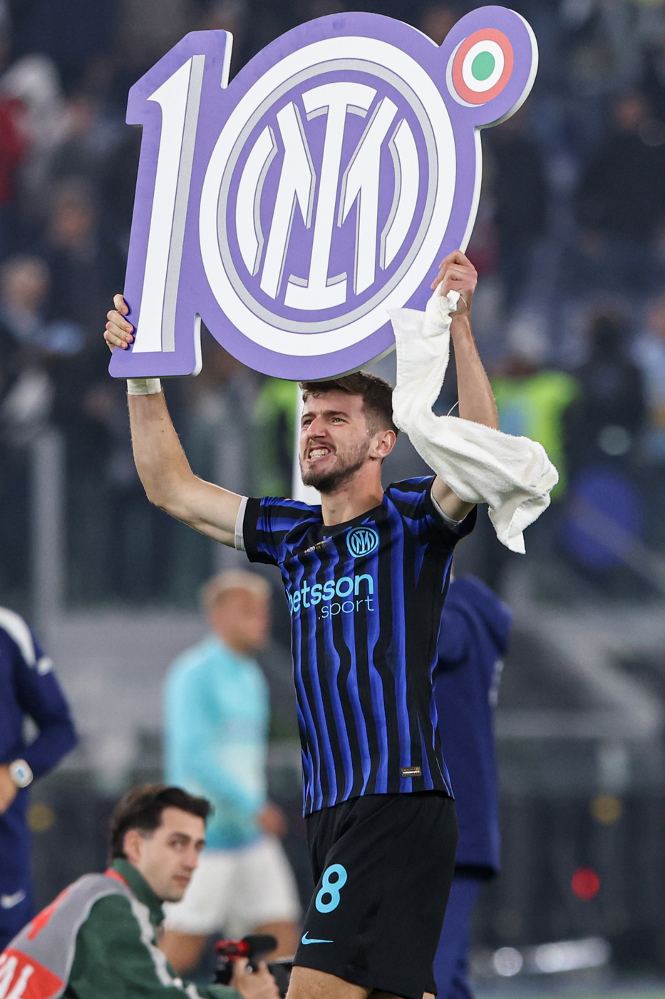 Galleria foto 'L’Inter stende la Lazio e vince la Coppa Italia 2026, la festa in campo – Le foto' - foto 6
