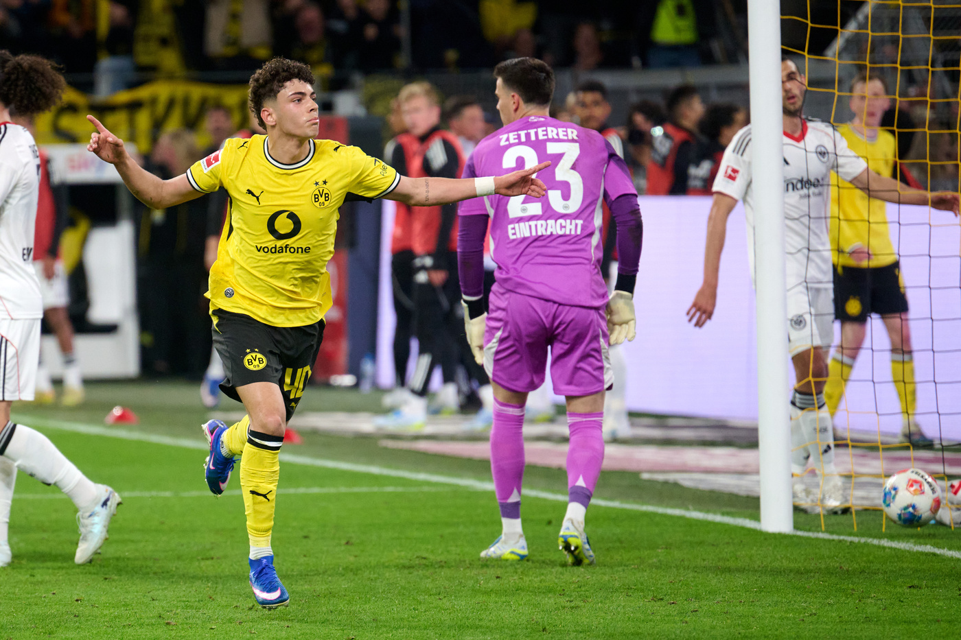 Samuele Inácio, il talento italiano rinnova con il Borussia Dortmund fino al 2029