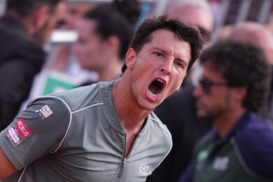 Roland Garros 2026, Darderi batte Ofner, Arnaldi vince in rimonta contro Griekspoor: i risultati in diretta