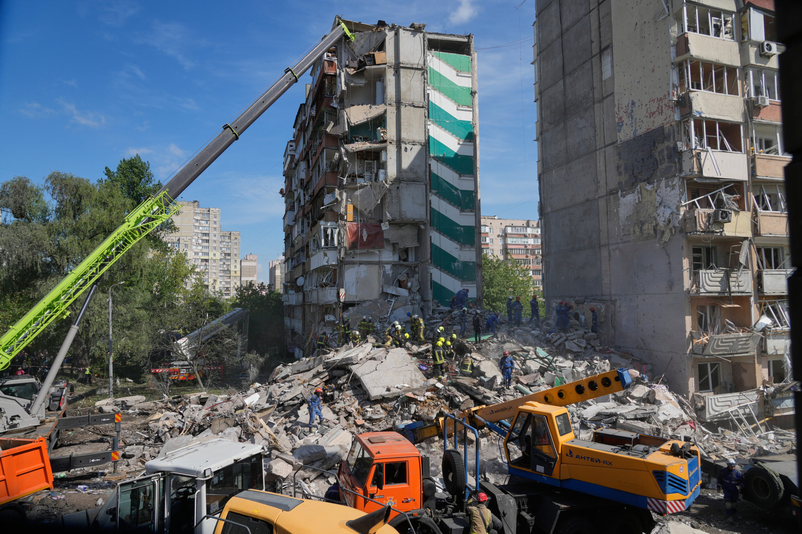 Ucraina, salgono a 24 i morti per raid russi su Kiev: fra loro 3 bambini Ucraina, salgono a 24 i morti per raid russi su Kiev: fra loro 3 bambini