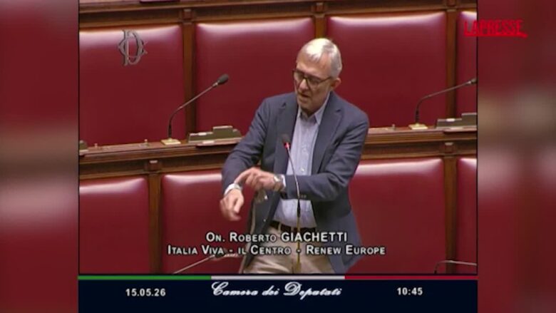 Rai, Giachetti si ammanetta in Aula: protesta shock alla Camera dei Deputati
