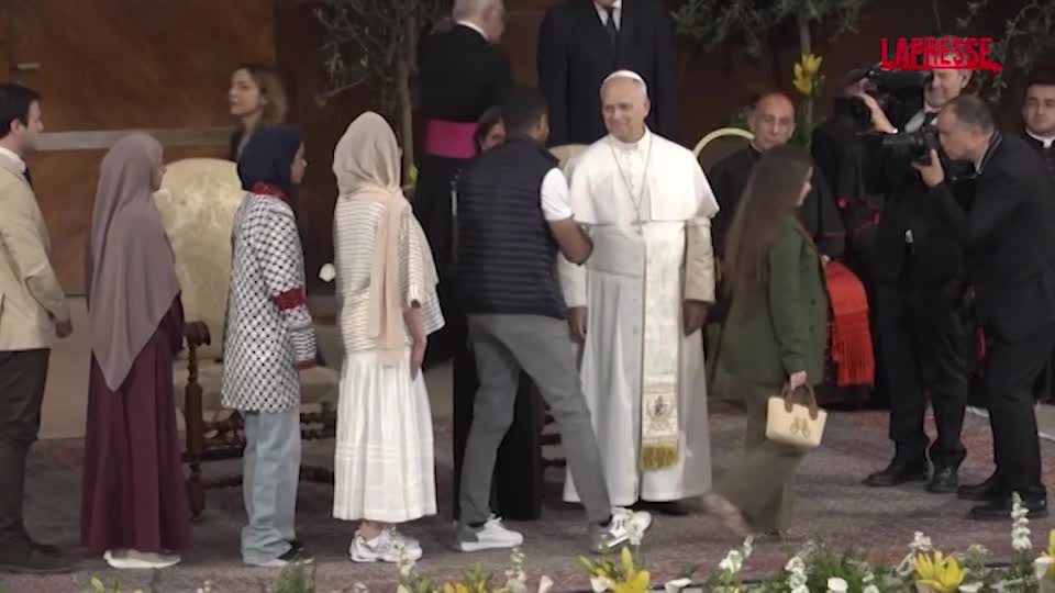 leone xiv l incontro tra il papa e gli studenti evacuati da gaza da Lapresse.it leone xiv l incontro tra il papa e gli studenti evacuati da gaza