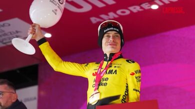Giro d'Italia, Vingegaard vince la tappa del Blockhaus